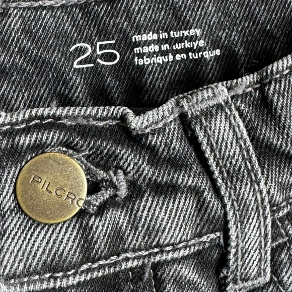 Anthropologie PILCRO Devon Rhinestone Distressed Denim Shorts Black Wash 25 NWT - Picture 10 of 13